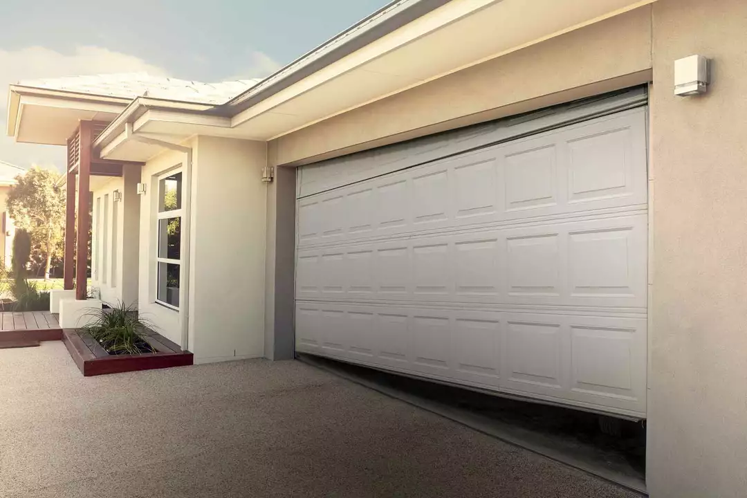 What is the average cost of garage door repair in Sacramento?